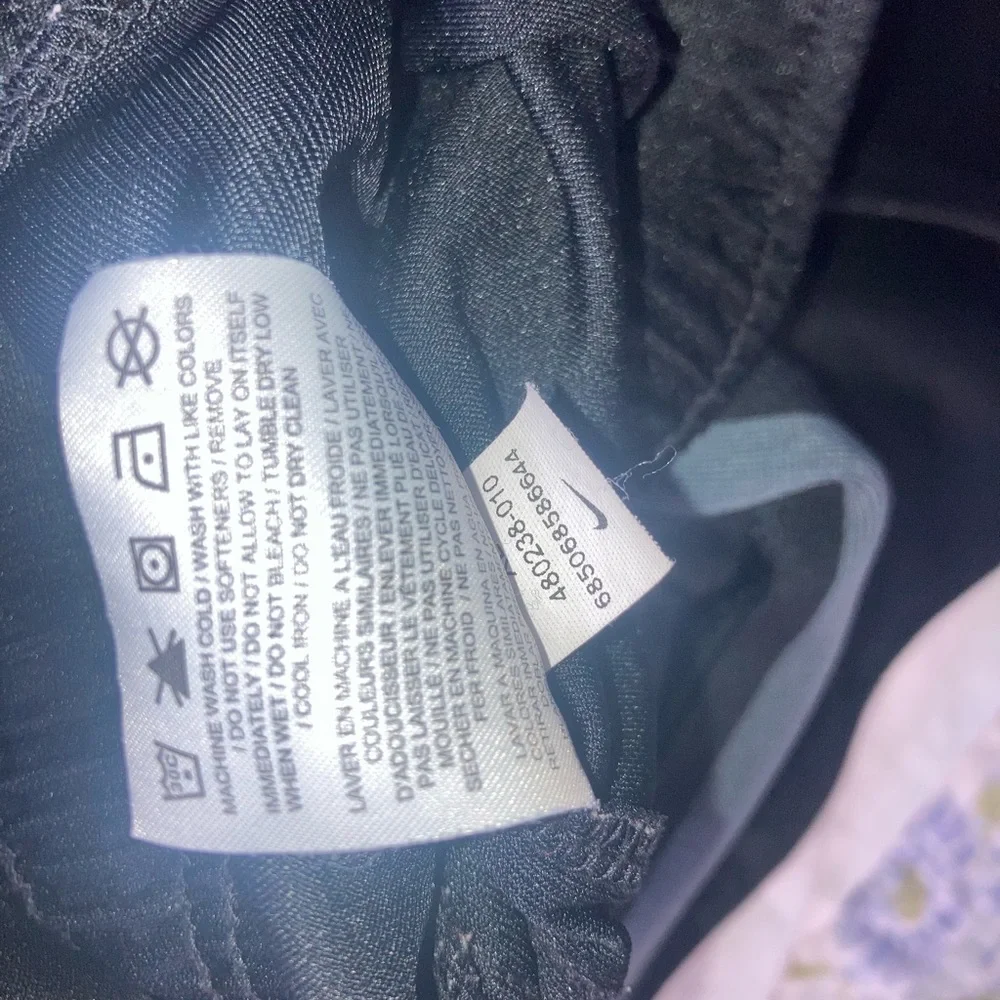 Nike Black and Gray Performance Joggers - Picture 4 of 5